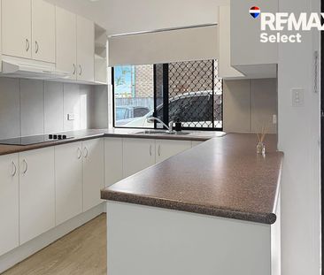 Freshly Updated & Perfectly Located - Photo 5