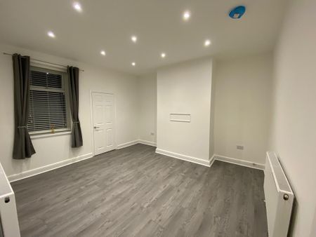 2 bedroom ground floor flat to rent - Photo 5