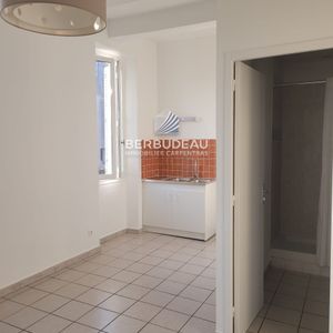 Location Appartement 2 pièces 35m² CARPENTRAS 84200 - Photo 2