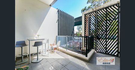 Rosebery 2 Bed & Study 2 bath w/front & back yard, Carspace Lease. - Photo 3