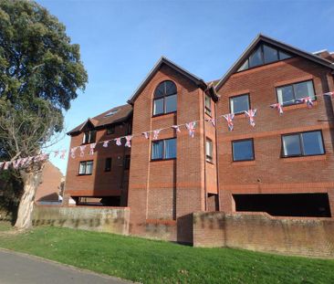 4 bedroom flat to rent - Photo 2
