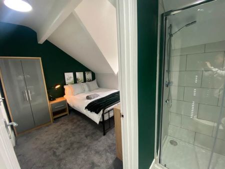 Beechwood Crescent (room 4), Burley, Leeds - Photo 2