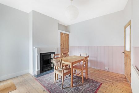 3 Bedroom House - End Terrace To Let - Photo 2