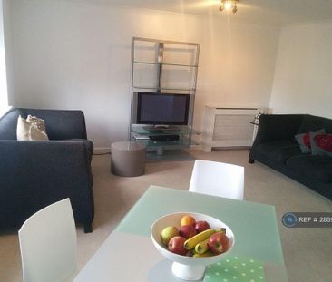 2 bedroom flat to rent - Photo 1