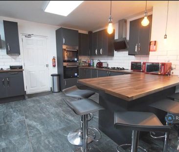 6 bedroom detached house to rent - Photo 1