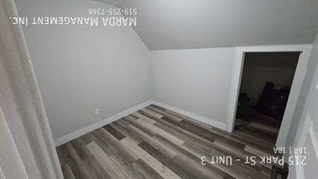 SPACIOUS 1BED + DEN/1BATH UPPTER UNIT IN CHATHAM! + HYDRO & 25% W/G - Photo 4