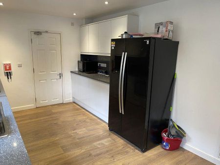1 bedroom in a house share to rent - Photo 5