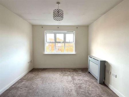 Aldershot, GU11 - Photo 4