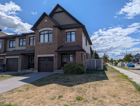 For Lease - 464 Brettonwood Ridge, Kanata, Ontario - Photo 3