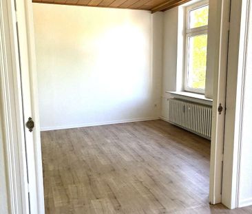 ~~Frisch renovierte großzügig modernisierte 4 Zimmer Altbauwohnung ... - Foto 1
