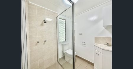 RENOVATED 3 BEDROOM HOME IN MUNDINGBURRA + HUGE BLOCK! - Photo 4