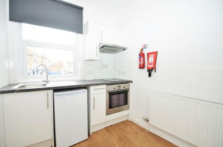 Studio to rent - Photo 5