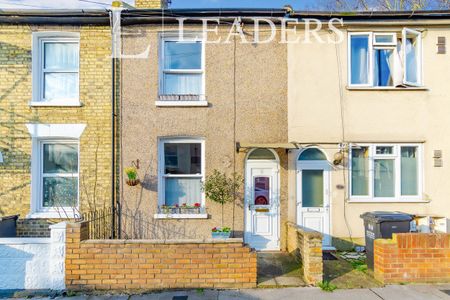 3 bedroom terraced to rent Theobald Road - Photo 5