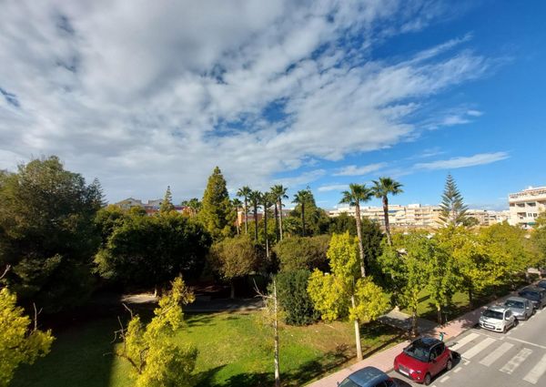 Apartamento 2 dormitorios con piscina al lado del mar