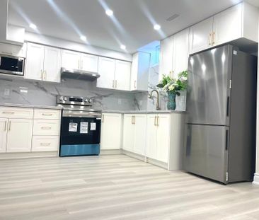 For Lease - 252 Borealis Avenue, Aurora, Ontario - Photo 1