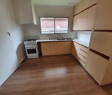 1/10 Binalong Avenue, Chadstone VIC 3148 - Apartment For Rent | Domain - Photo 3