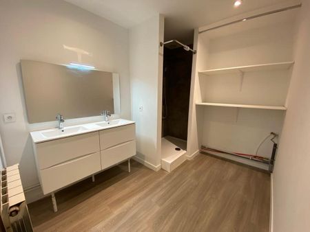 Location Appartement 4 pièces 100m² MONTAUBAN 82000 - Photo 4