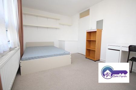 3 Bedroom Flat To Rent - Photo 4