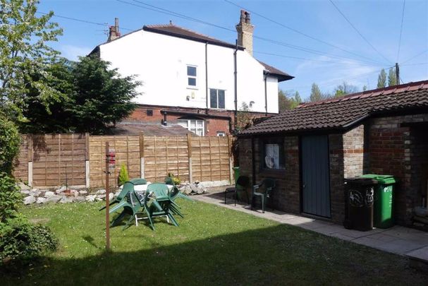 7 bedroom house to rent Mauldeth Road, Manchester, M20 - Photo 1