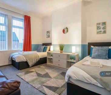 3 bedroom flat to rent - Photo 6