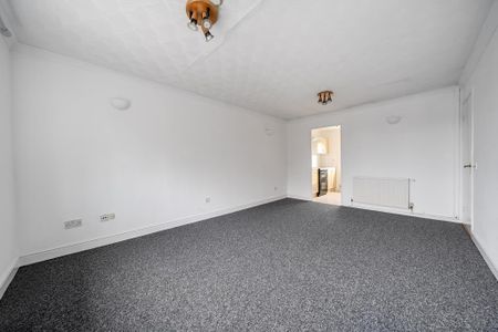 2 bedroom maisonette to rent - Photo 3