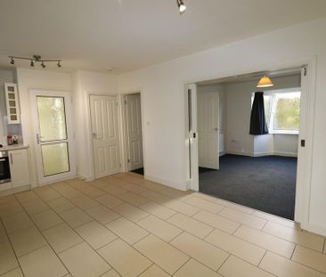 3 bedroom semi-detached house to rent - Photo 3