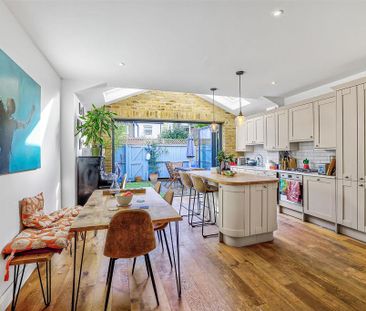 3 bedroom terraced house to rent - Photo 3