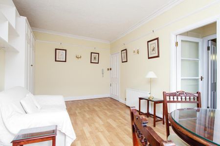 studio property to let - Photo 4