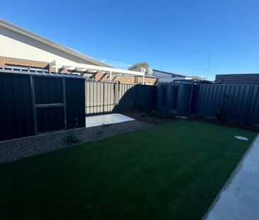 BRAND NEW 2 BEDROOM TOWNHOUSE - Photo 2