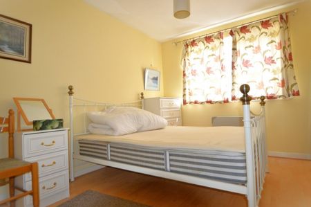Blair Road, Slough, Berkshire,SL1 - Photo 2