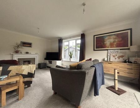 4 bedroom detached house to rent - Photo 2