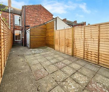 2 bedroom terraced house to rent - Photo 4