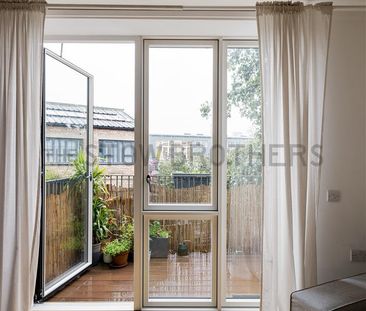 71 Sutherland Road , E17 6BH - Photo 2