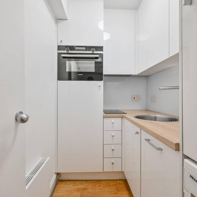 Studio to rent - Photo 1