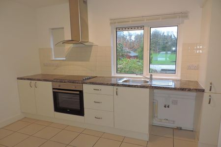 2 bedroom semi-detached house to rent - Photo 3