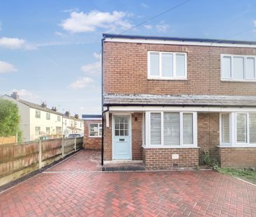 Middlewood Road, Aughton - Photo 1