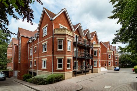 2 bed flat to rent in Knyveton Road, Bournemouth, BH1 - Photo 3