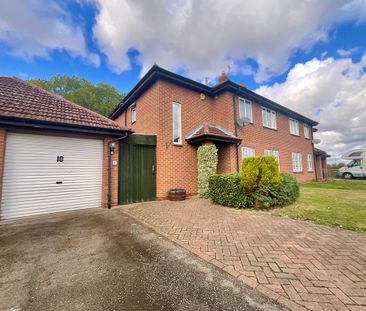 3 bedroom Semi-Detached House to let - Photo 4