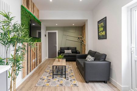 6 bedroom terraced house to rent - Photo 3