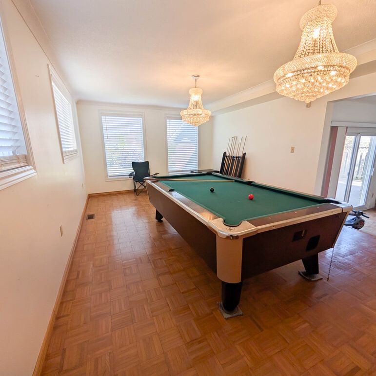 Private Rooms in Professional Shared Home – Great Location - Photo 1