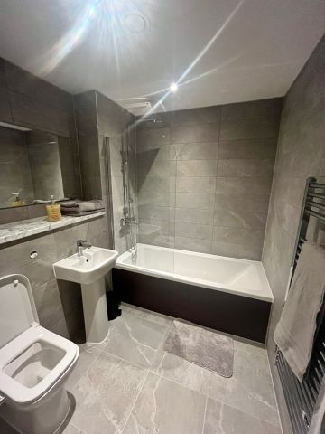 2 Bed Flat, Ordsall Lane, M5 - Photo 3