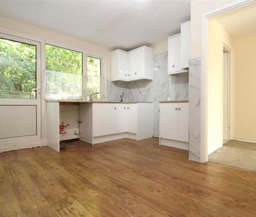 3 bedroom end of terrace house to rent - Photo 1
