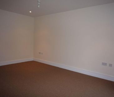 3 bedroom detached house to rent - Photo 3