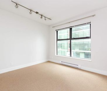 The Churchill - Photo 6