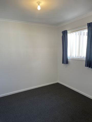 2 Bedroom unit with river views !! - Photo 3