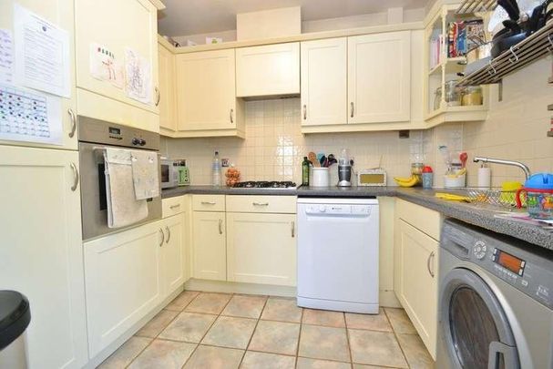 Epsom, KT19 - Photo 1
