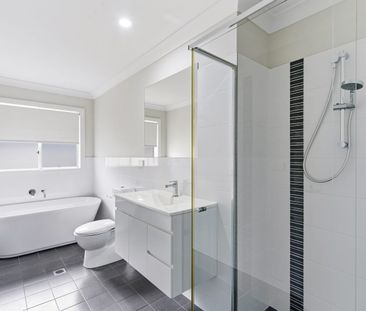 Spacious Family Home - Photo 6