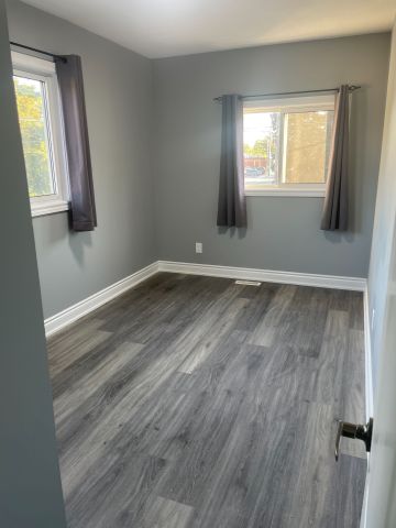 For Lease - 306 Darling Street Unit# Main Floor, Brantford, Ontario - Photo 3