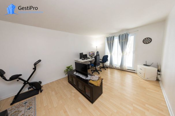 2539 Chemin Ste-Foy - Photo 1