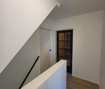 Te huur: Volledig gerenoveerde woning in Boezinge - Photo 4